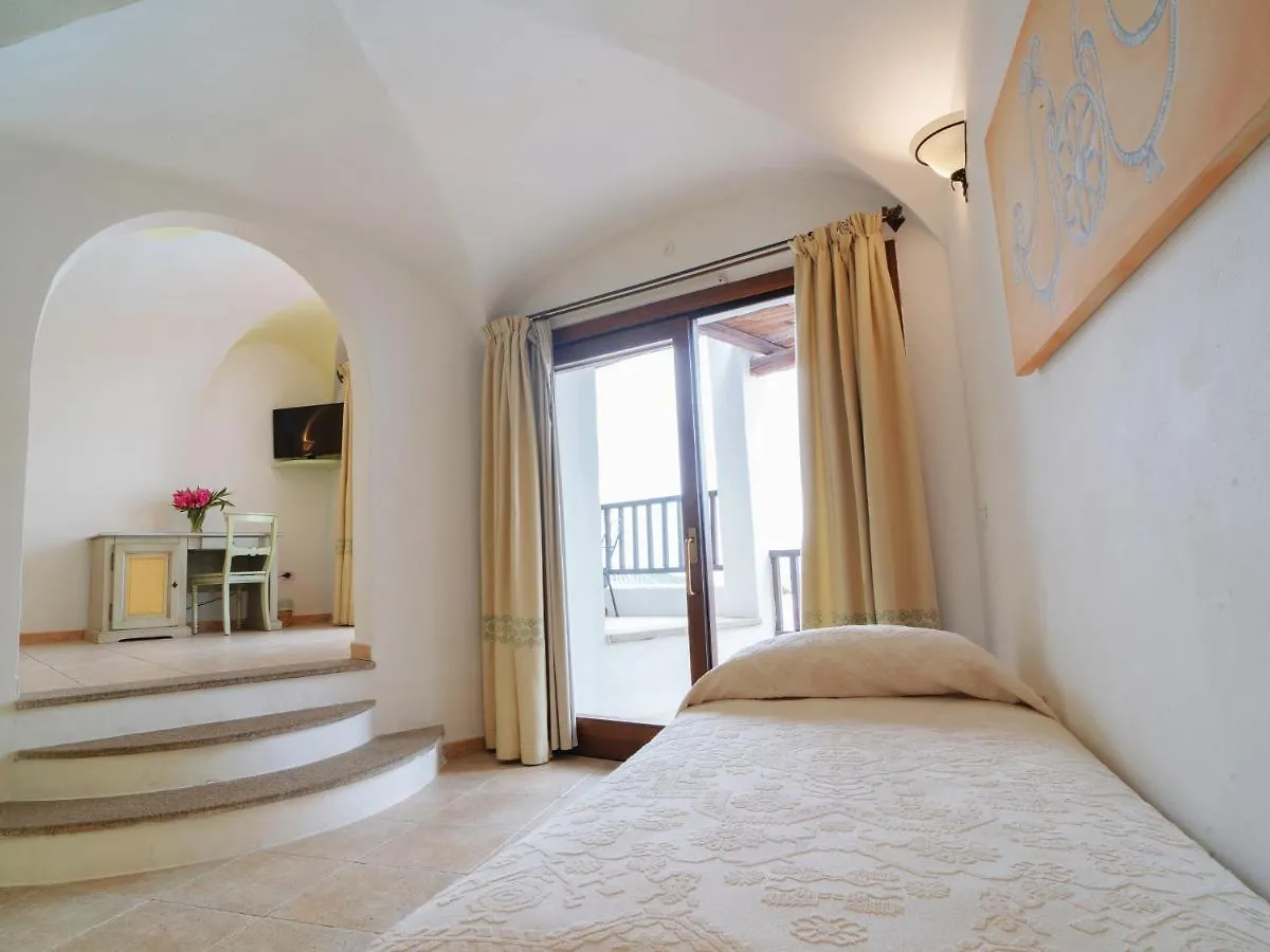 Hotel Pedra Santa Baja Sardinia 4*,